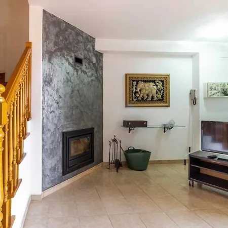 Mirador 32 Amplia Casa Con Barbacoa Holiday home Girona